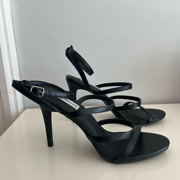NWOT Steve Madden Black Leather Fauna Stiletto Sandal Sz 10 - Picture 4 of 5